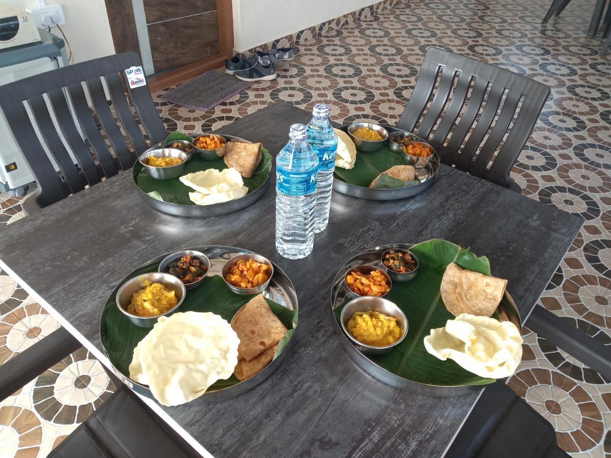 Krishna Homestay האמפי מראה חיצוני תמונה