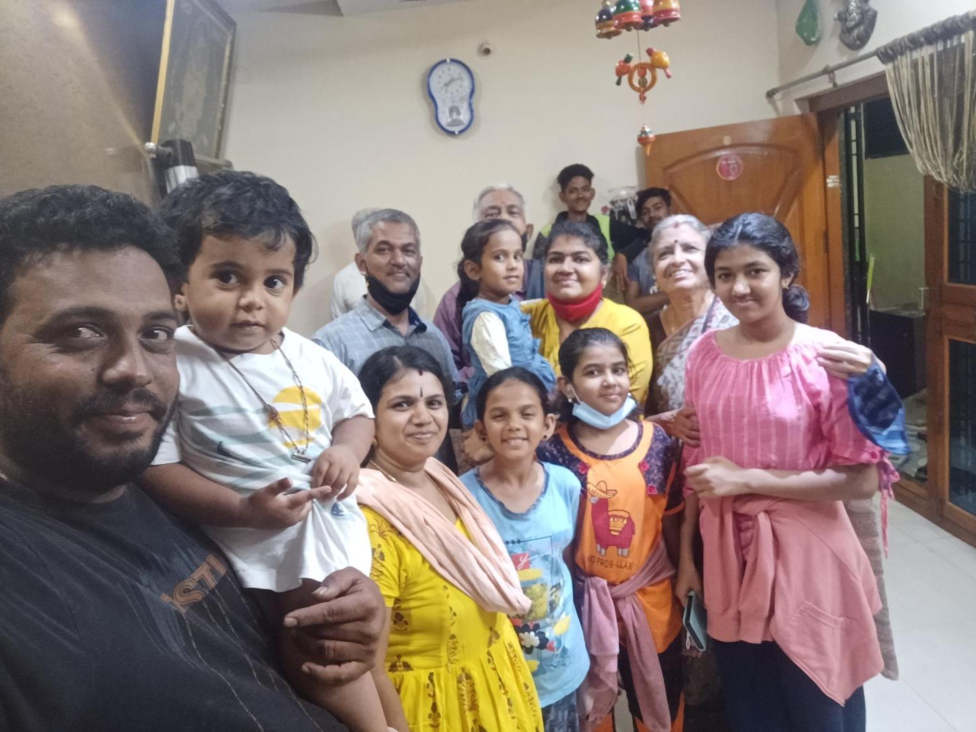 Krishna Homestay האמפי חדר תמונה